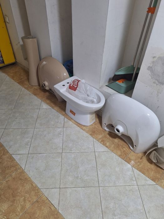 Продам раковины и песуар новые