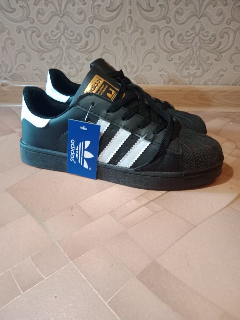 Adidas Super star