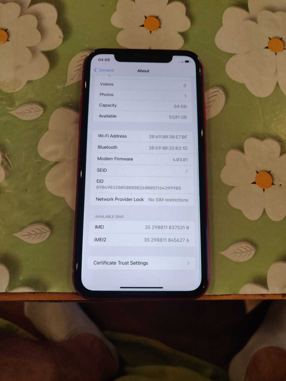 iPhone 11 64 GB RED