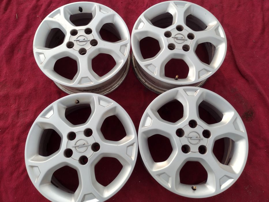 Перфектни 16-5х110 ЕТ49 6j Opel Astra J