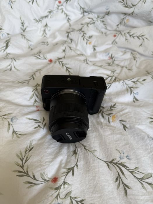 Canon EOS R 50 V в идеальном состоянии