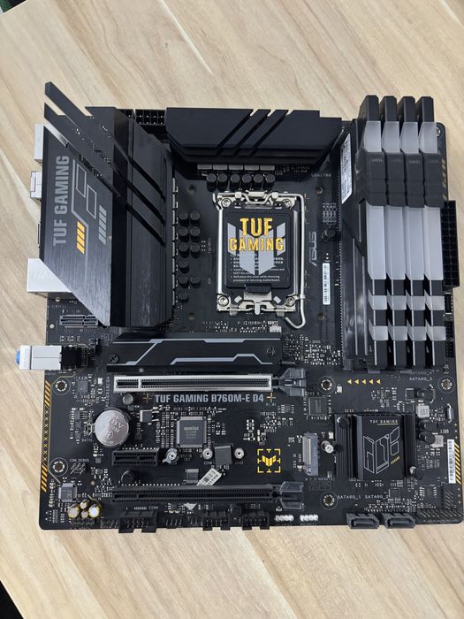 Продается материнская плата и ОЗУ ddr4. Asus tuf gaming b760m-e d-4.