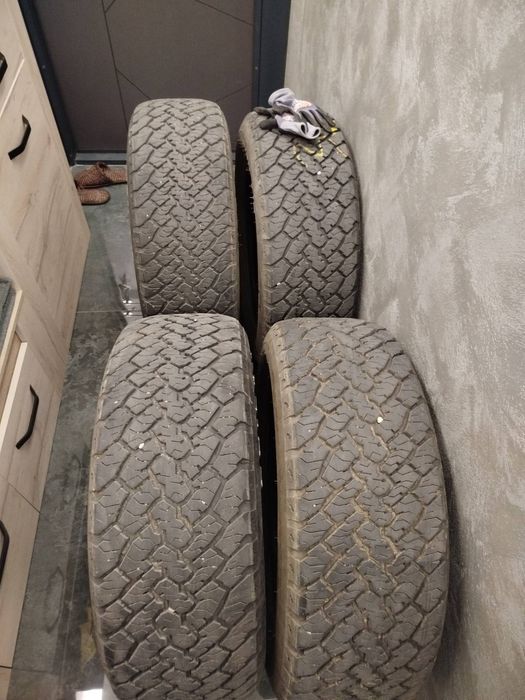 Гуми за СУВ -размер 255/60/18 - DOT23