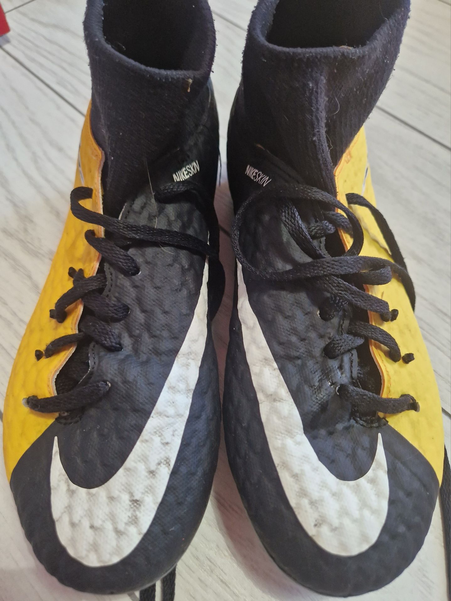 Adidași pentru fotbal