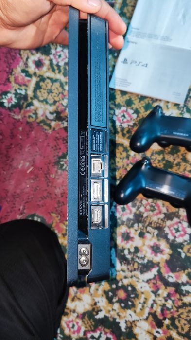 PS4 slim Yangi !
