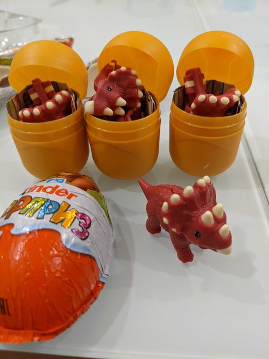 Киндер сюрприз natoons baby dinosaurs