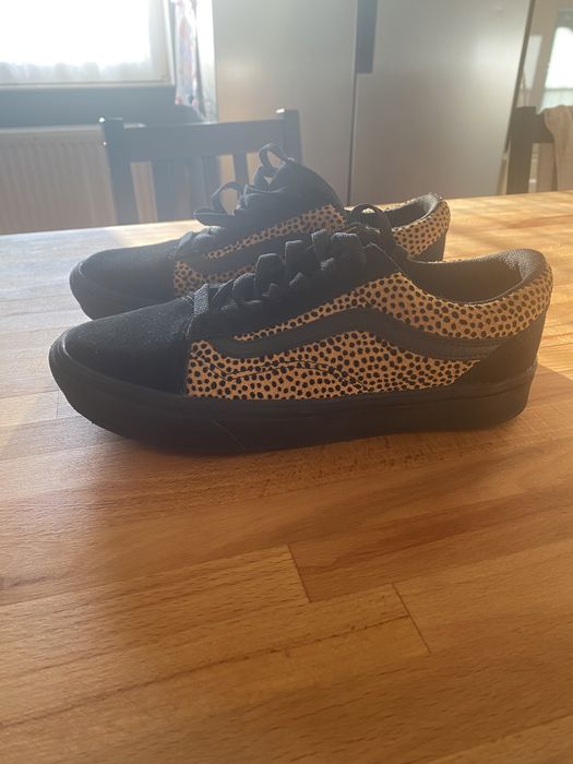 Vand papuci Vans noi