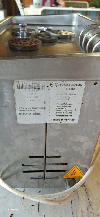 Продавам професионална  месомелачка N 12