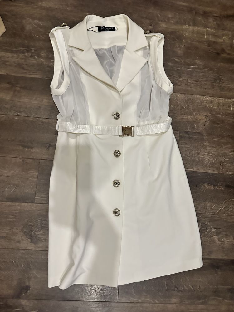 Бяла рокля Balmain