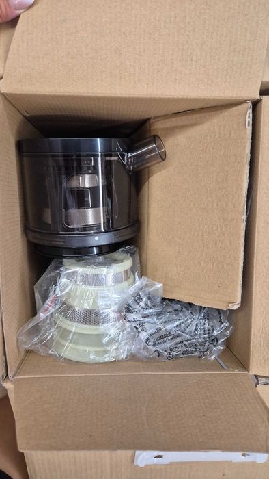 Greenis F-10000S бавна сокоизтисквачка