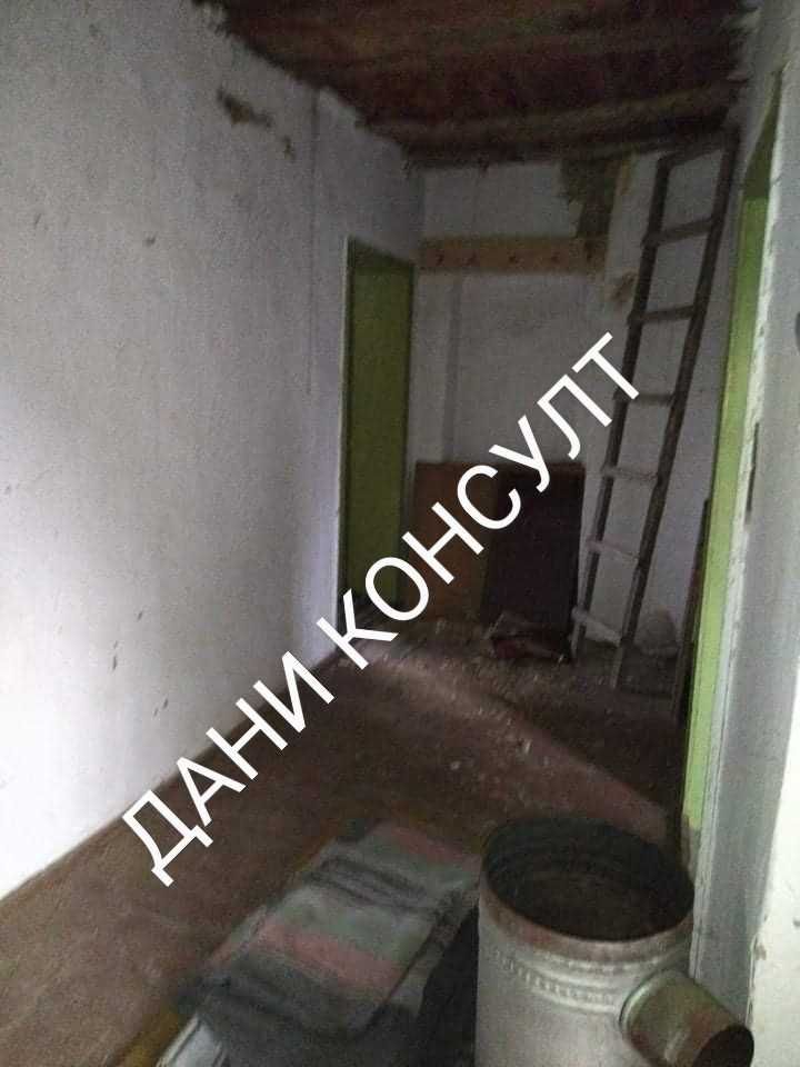 Двуетажна къща с двор в с. Българско Сливово, обл. Велико Търново