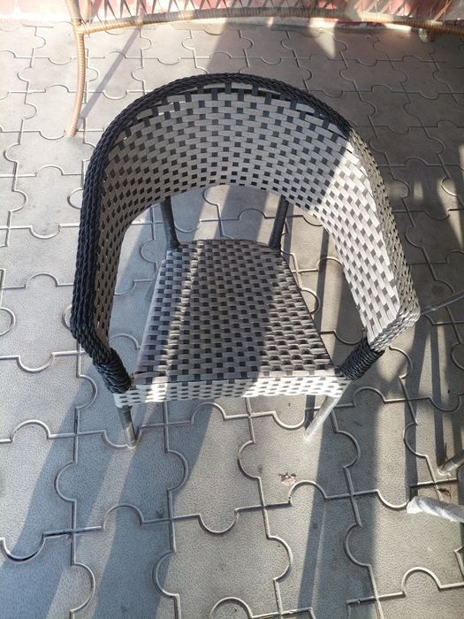 Стол со стульями