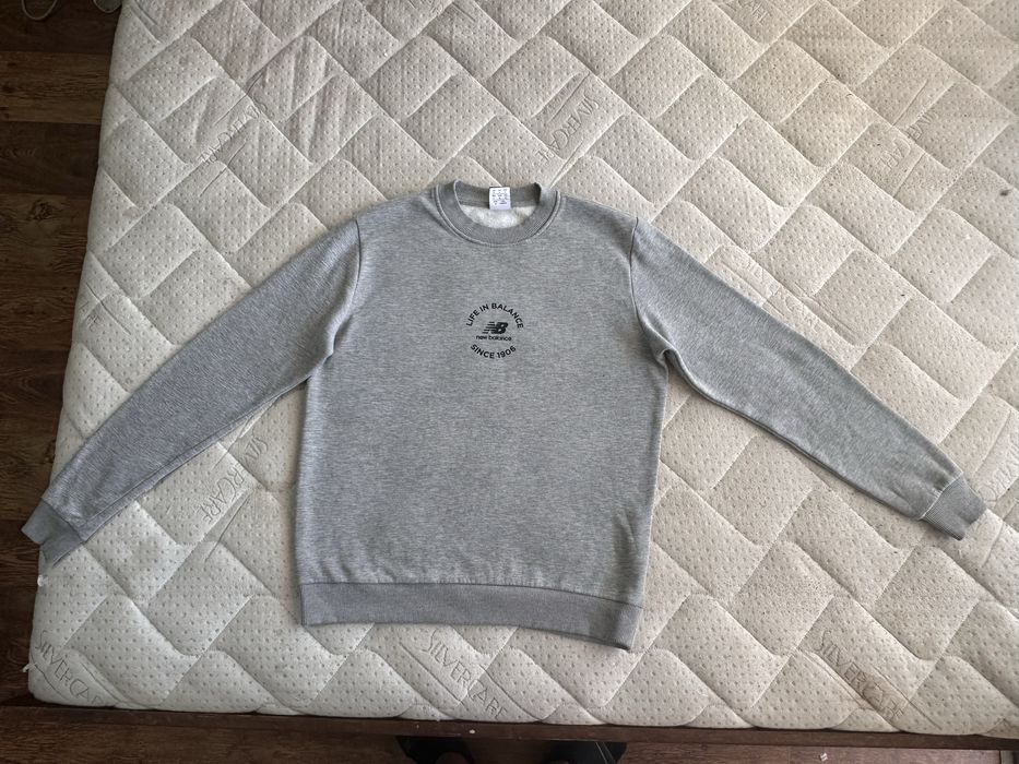 New Balance Life in Balance Sweatshirt - Grey