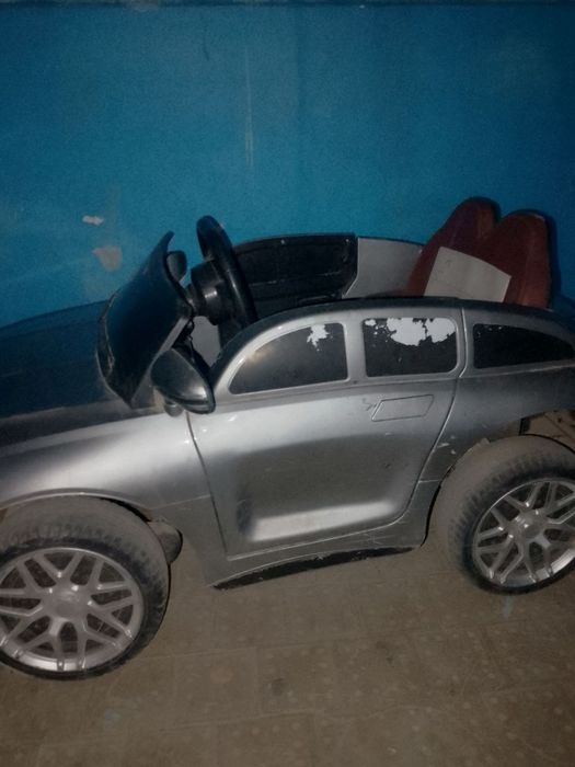 Детский электромобиль