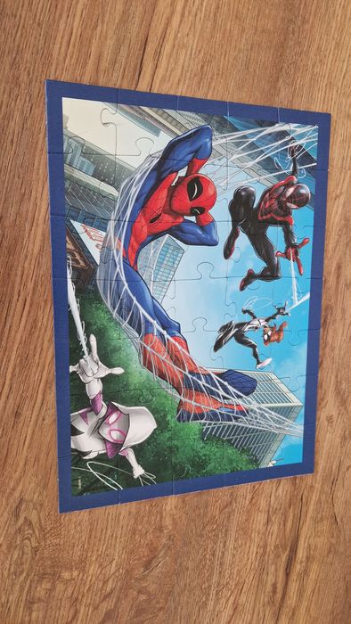 Puzzle cu spiderman