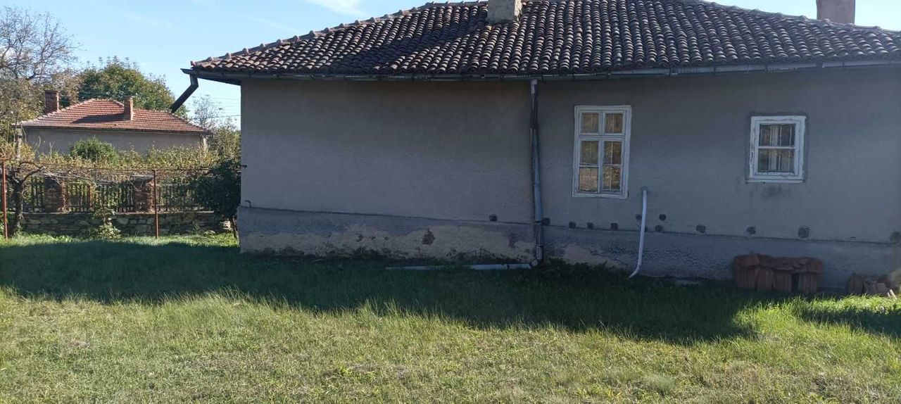 Продава се Къща в с. Веринско, Област София-област - 1563 кв.м за 52 €/кв.м - Снимка #3