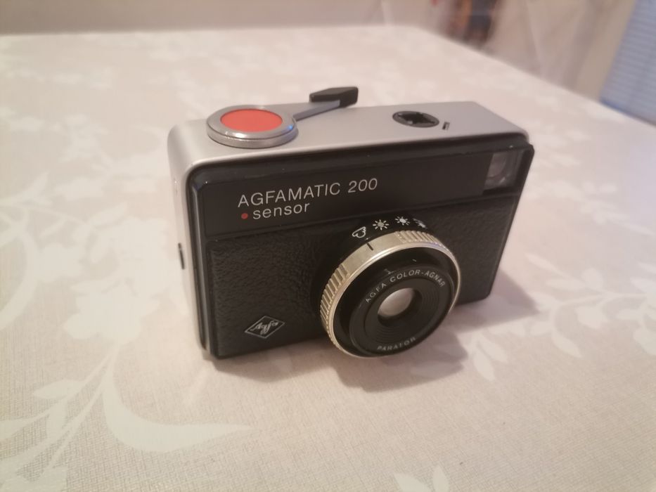 ретро лентов фотоапарат Agfamatic 200 Sensor