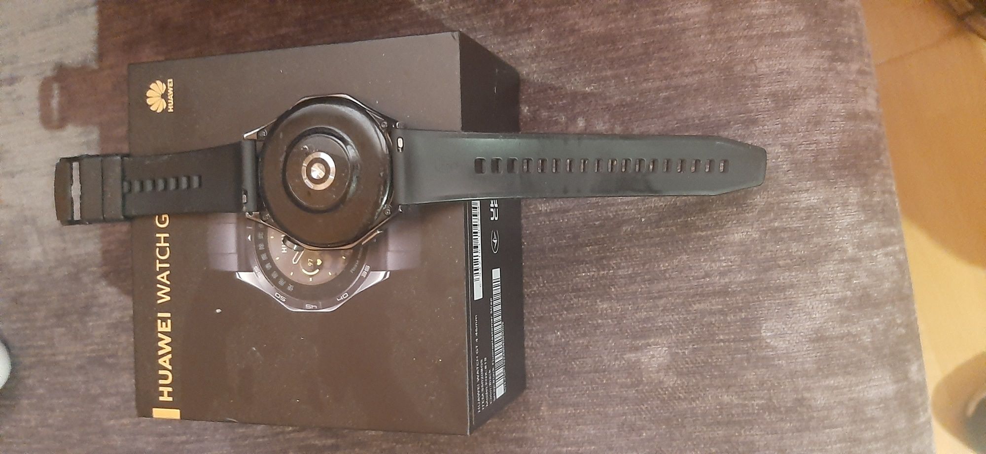 Huawei watch gt4 със зарядно