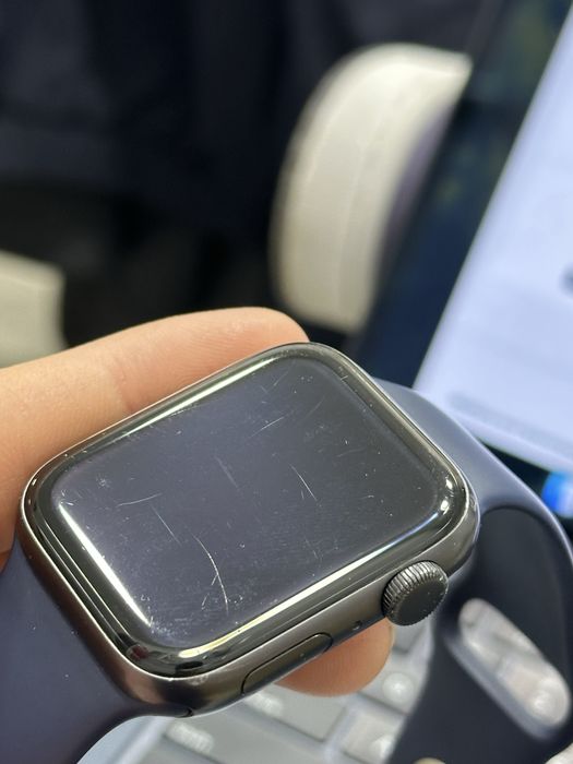 Apple Watch SE - Black 44mm