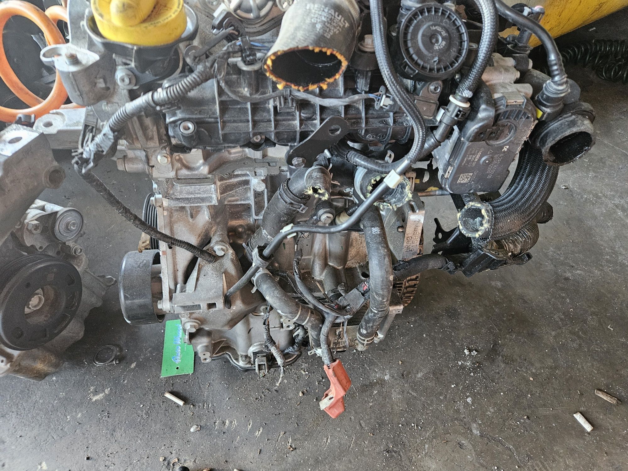 Двигател за Nissan Djyk 1.0benzin s turbo 2019година с код HRA0