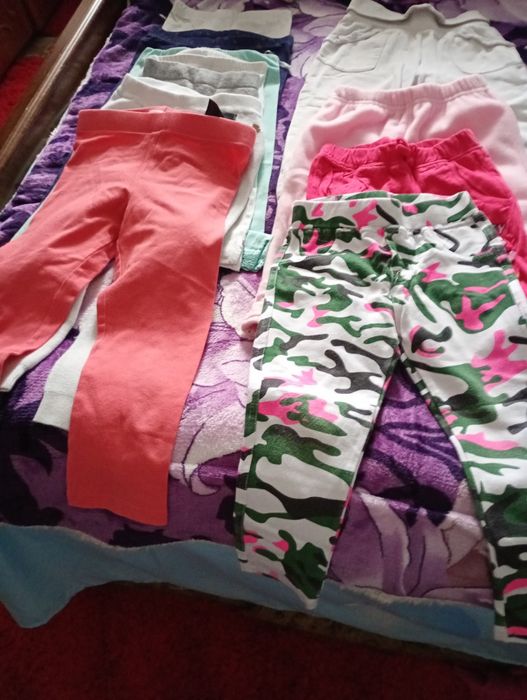 Vând pantaloni pentru fetițe set de 10 buc.la 85 lei