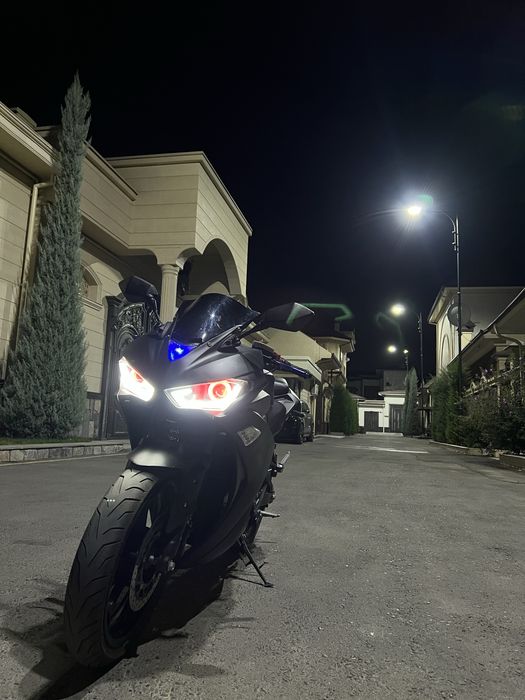 Продается мотоцикл YAMAHA r3  электро