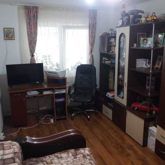 Apartament 2 camere semidecomandat J euri Pitesti