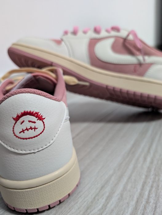 Jordan 1 travis scott