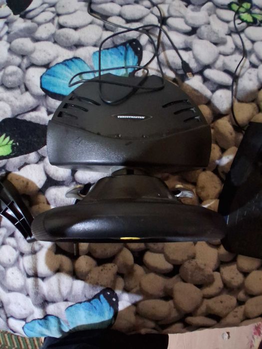 Volan thrustmaster t80