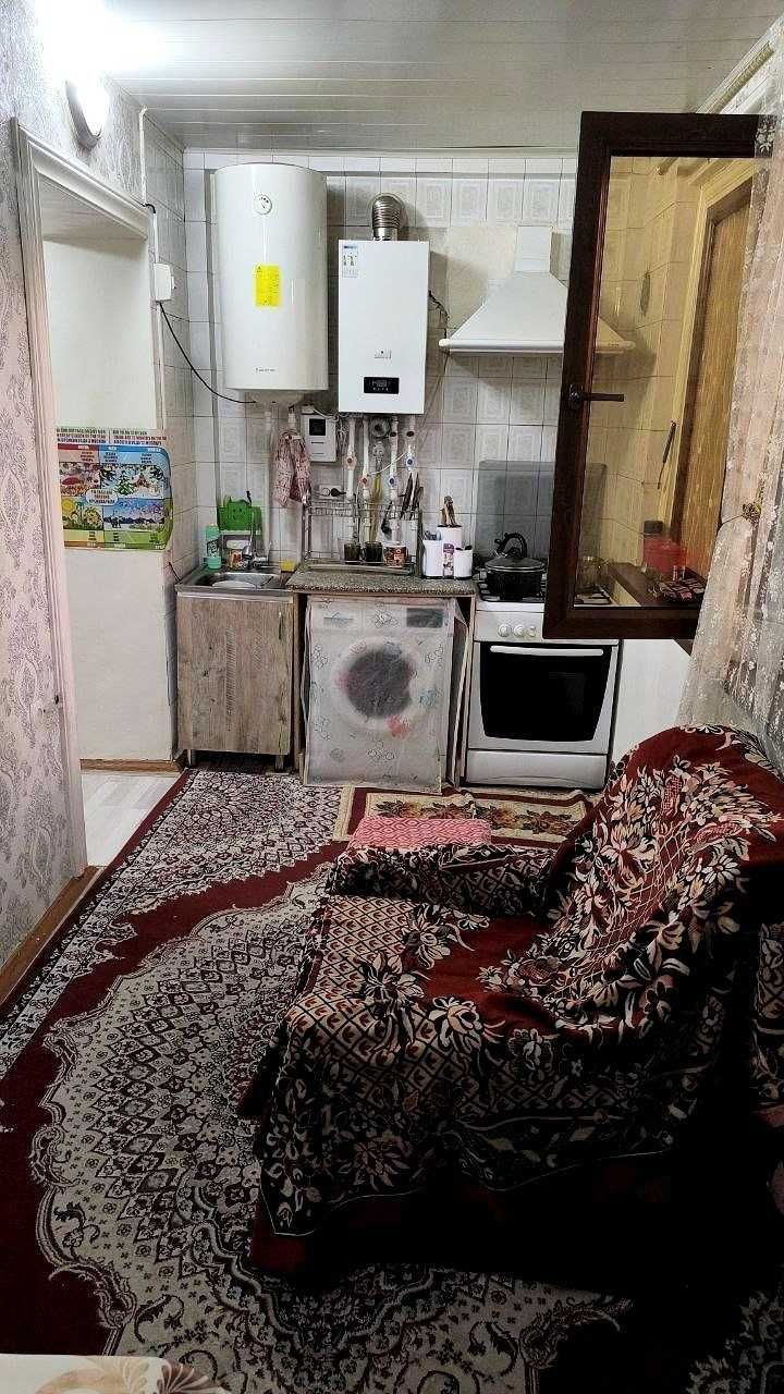 4 xona 5 xonaga o'zgartirilgan kvartira