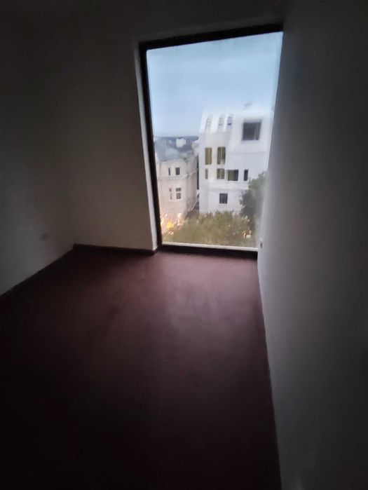 Продавам помещение в идеален център