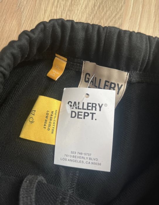 Pantaloni gallery dept