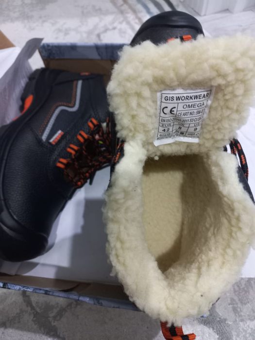 Продается спецобувь