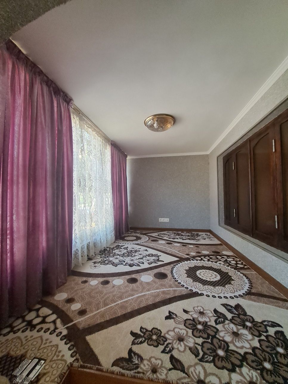 Продаю свою 2х переделанную в4хкомнатную Югославскую квартиру