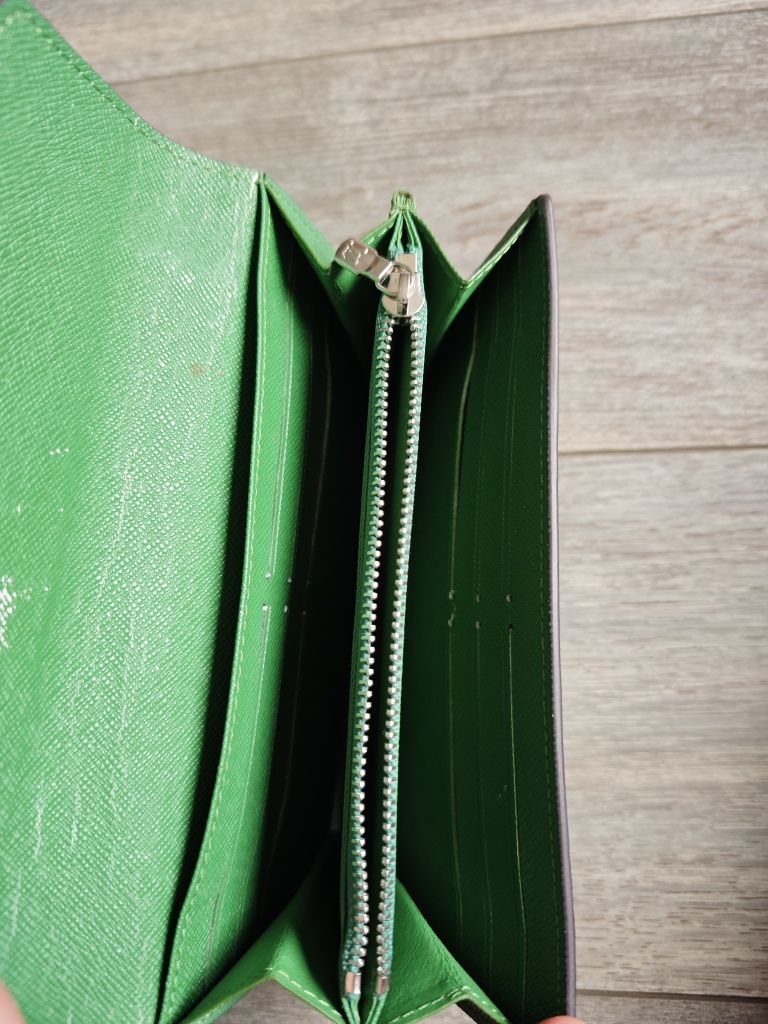 Винтидж Дамски портфейл Louis Vuitton Epi Green Sarah Wallet