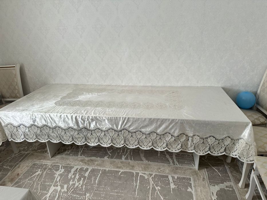 Продается Стол+стулья (12 шт) состояние идеальное