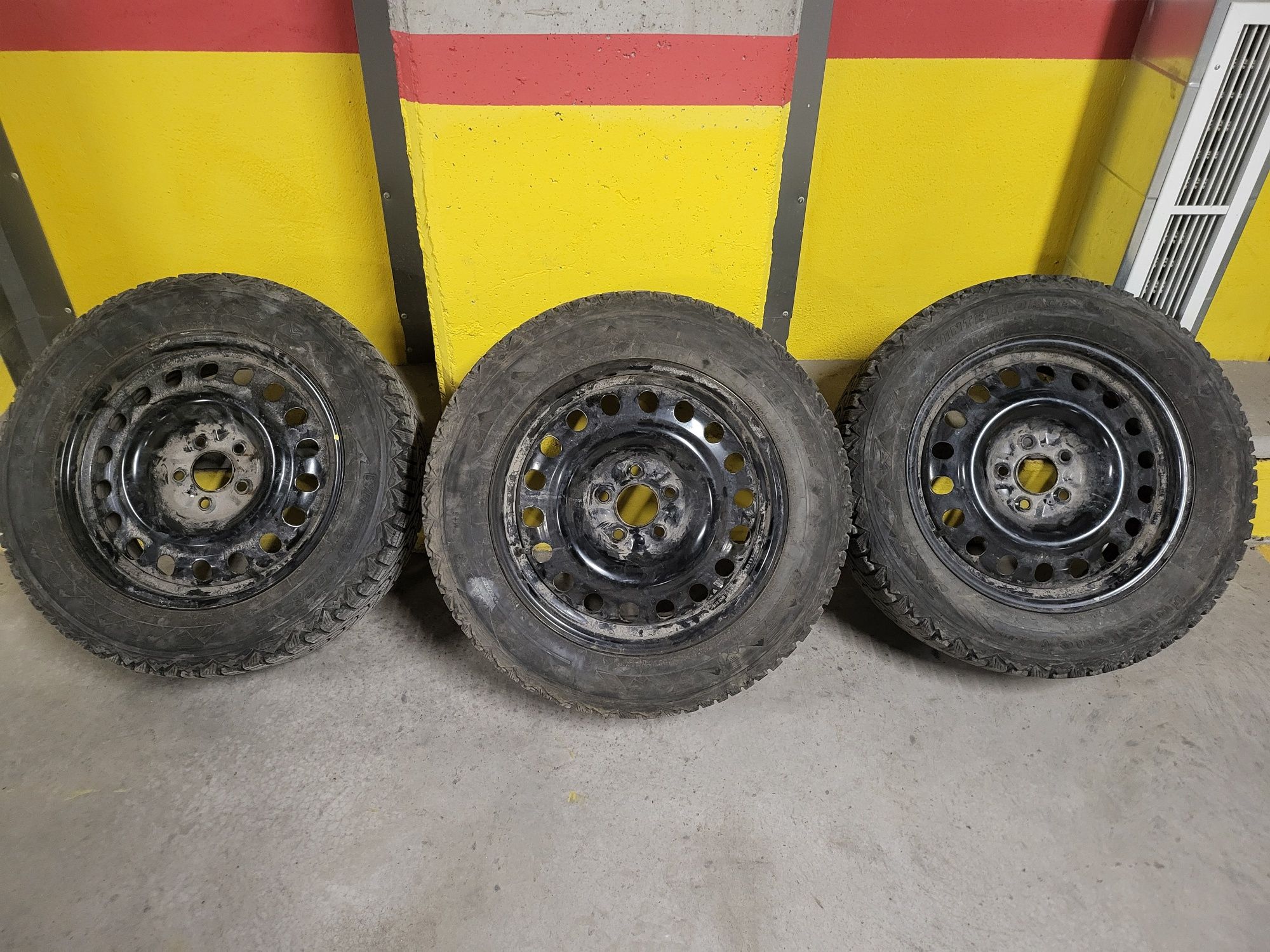 3 бр. ЗИМНИ ГУМИ с джанти 225/60/R17