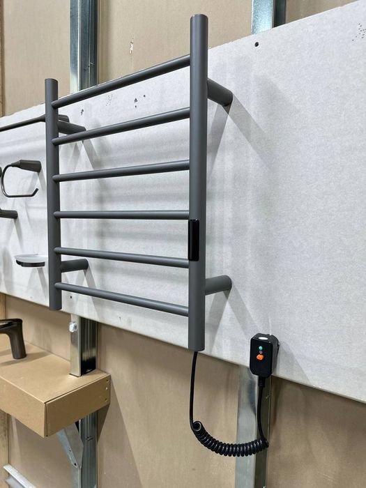 Продам полотенцесушитель, смеситель, все для ванны,душ,сантехника