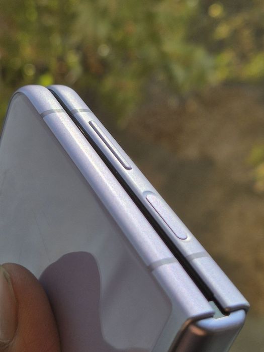 Samsung flip 3. 5G 256gb