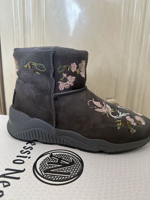 Продам зимнюю обувь