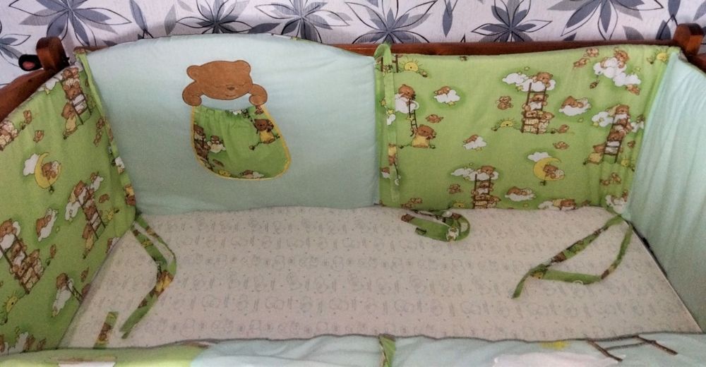 Продам бортики  в кроватку