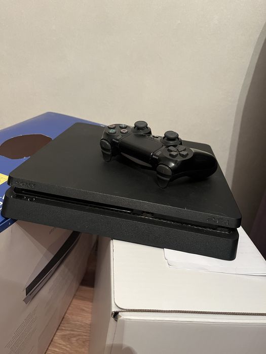 Playstation 4 slim