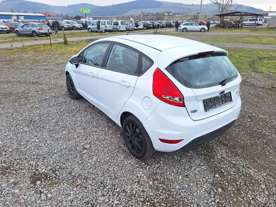 Ford Fiesta 2009 1.3 Benzină 70 cp euro 4
