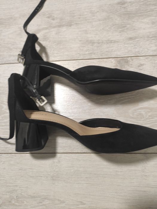 Черни токчета bershka