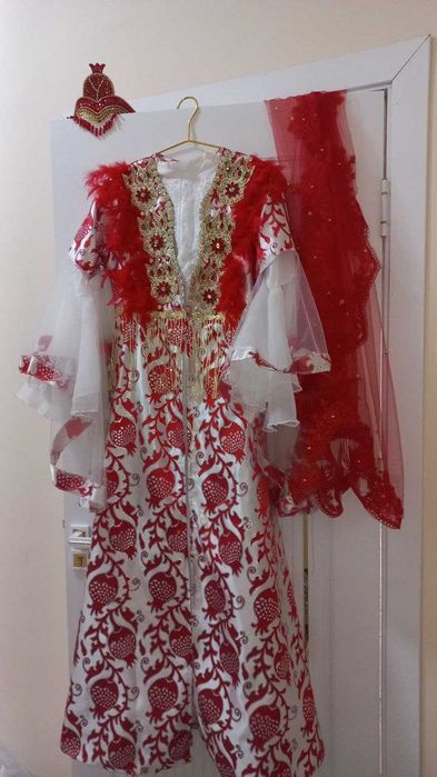 To'y liboslari, 1 marta kiyilgan. Xolati - yangi