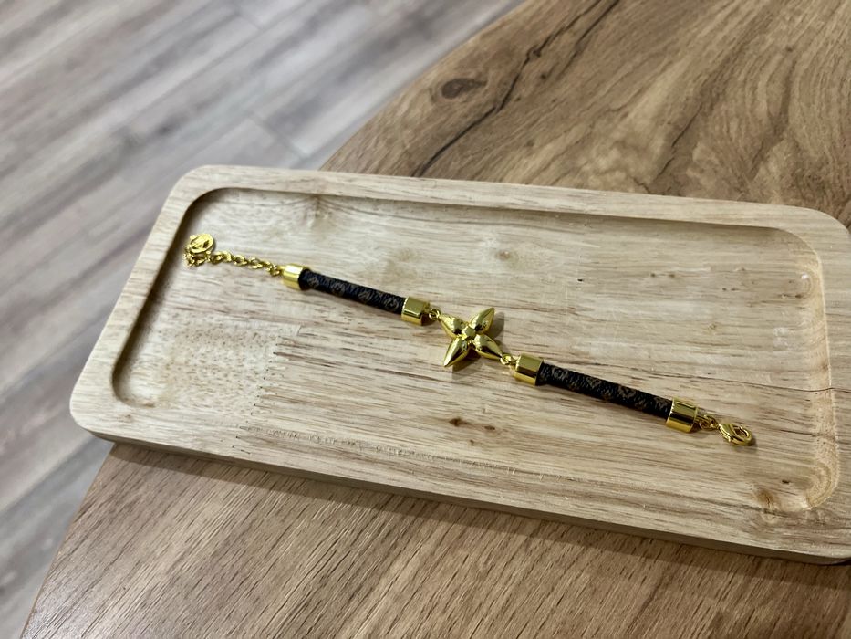 Браслет под LV новый