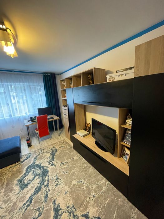 Vand apartament  3 camere