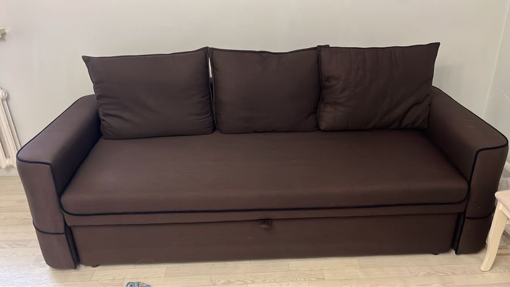 Срочно продам диван