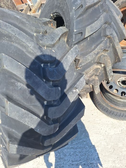 Гуми Bkt 18-22.5 (445/65r22.5) 1300 лв за 2 бр