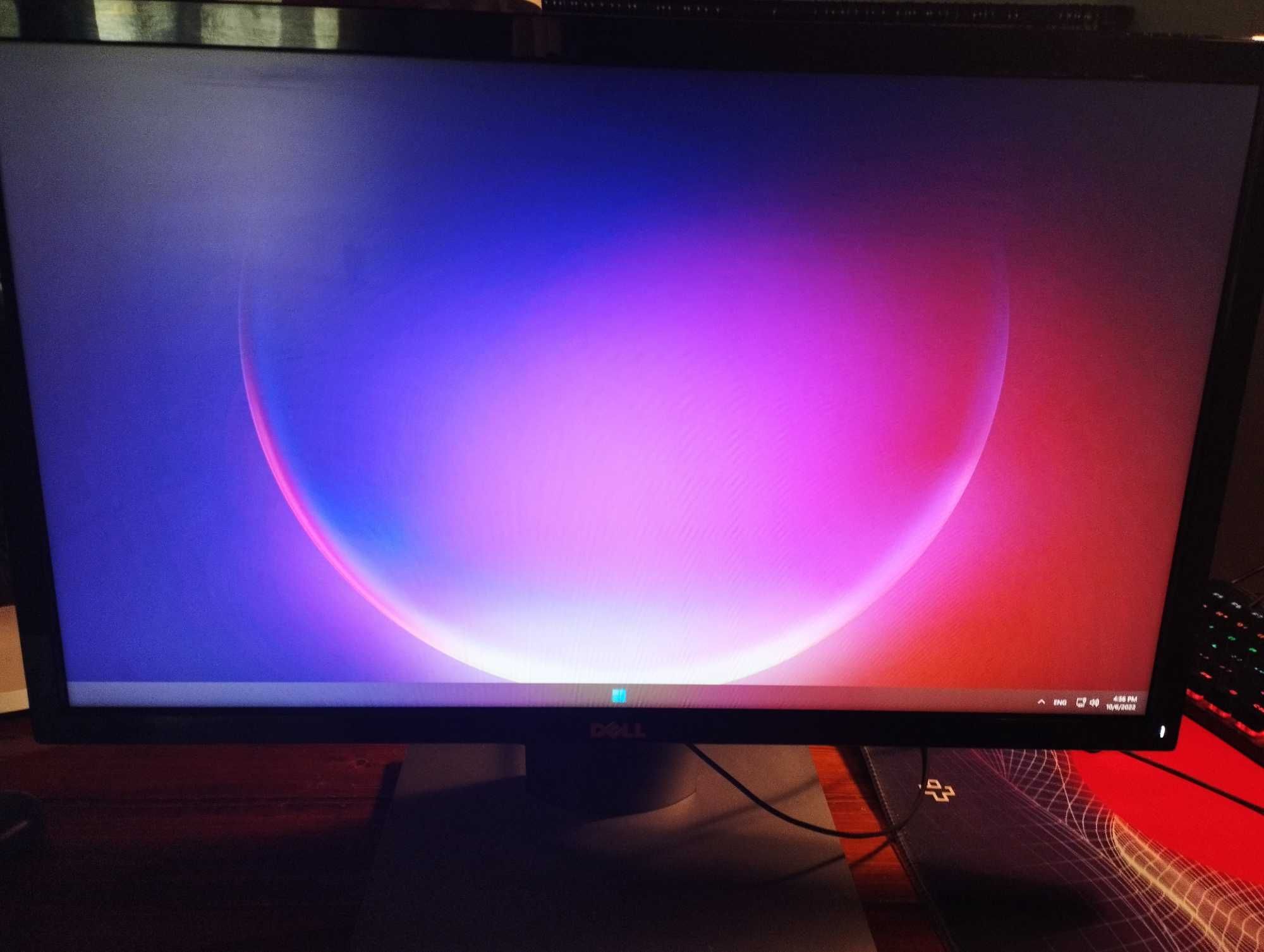 Monitor DELL, IPS, 27", 60hz, 1920 x 1080.